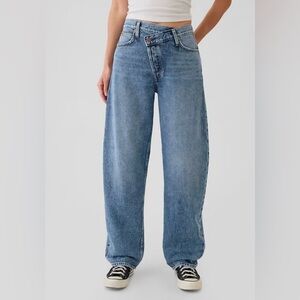 Gap High Rise Cross Over Barrell Jeans. Button Fly. Size 32/14 Regular